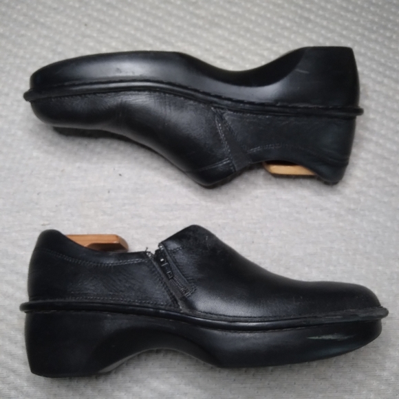 Naot black shoe, zipper - Picture 4 of 9